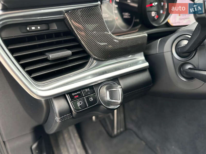 Фастбек Porsche Panamera 2017 в Києві фото 19 Фастбек Porsche Panamera 2017 в Києві