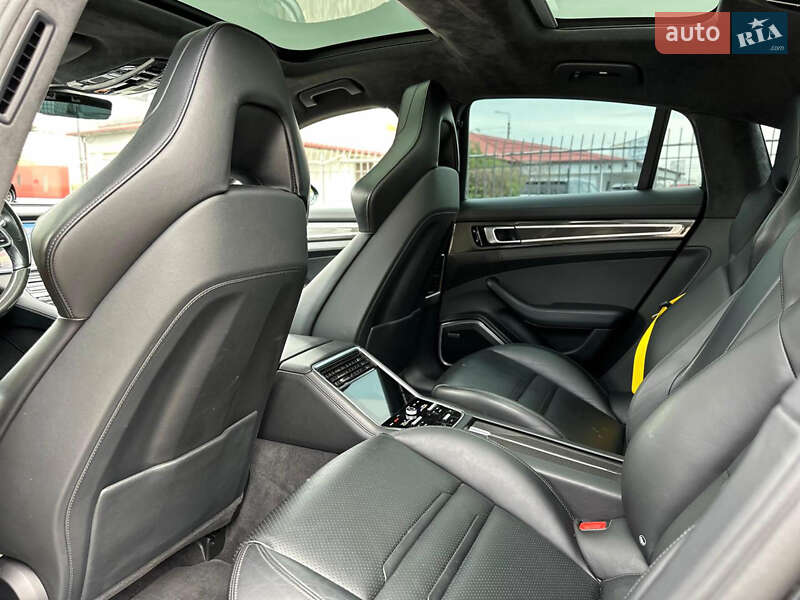 Фастбек Porsche Panamera 2017 в Києві фото 24 Фастбек Porsche Panamera 2017 в Києві