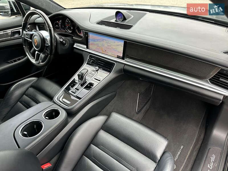 Фастбек Porsche Panamera 2017 в Києві фото 26 Фастбек Porsche Panamera 2017 в Києві
