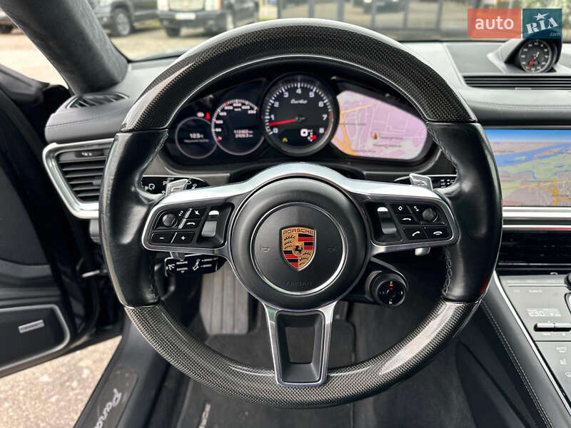 Фастбек Porsche Panamera 2017 в Києві фото 48 Фастбек Porsche Panamera 2017 в Києві