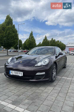 Фастбэк Porsche Panamera 2012 в Тячеве