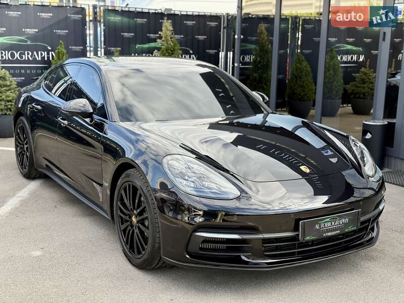 Фастбек Porsche Panamera 2016 в Києві