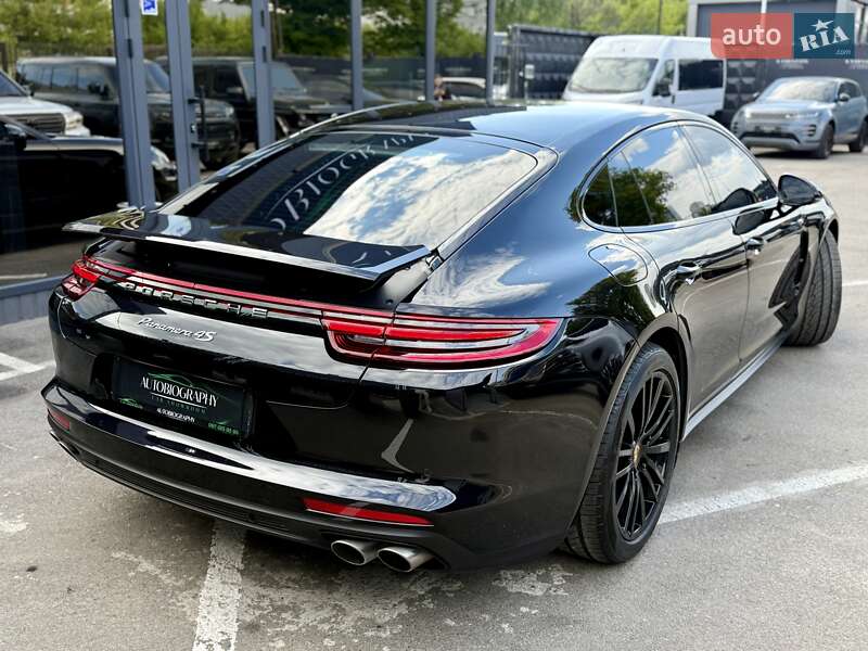 Фастбек Porsche Panamera 2016 в Києві