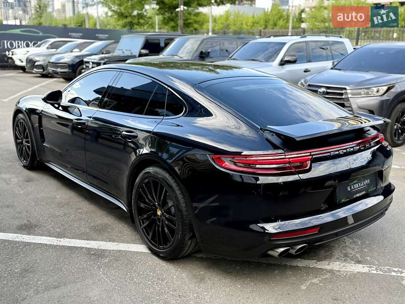 Фастбек Porsche Panamera 2016 в Києві