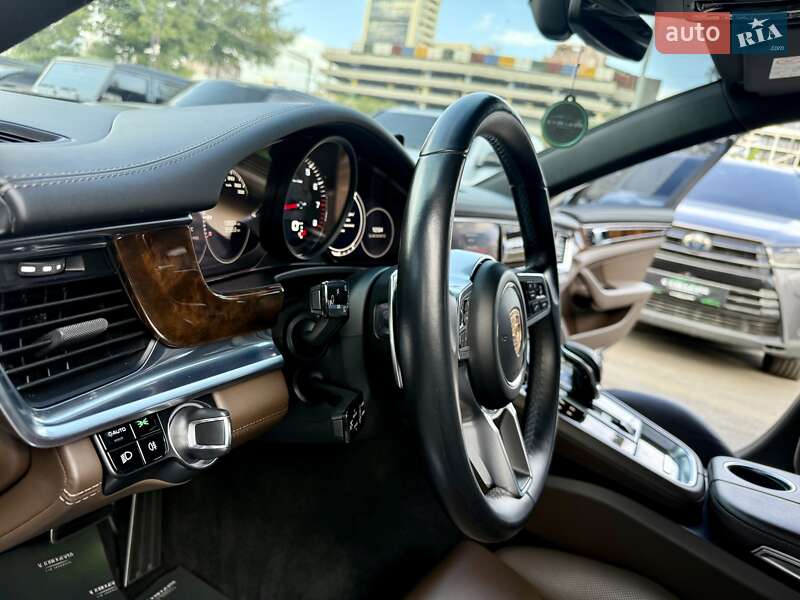 Фастбек Porsche Panamera 2016 в Києві