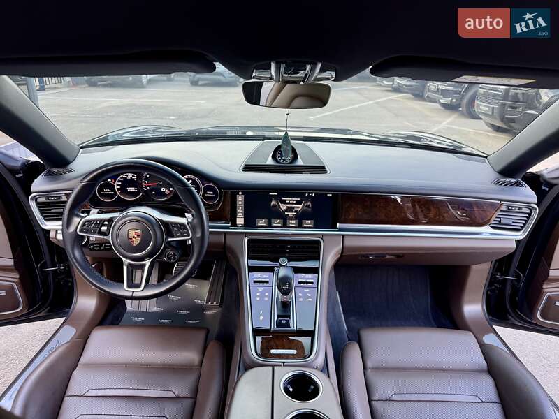 Фастбек Porsche Panamera 2016 в Києві