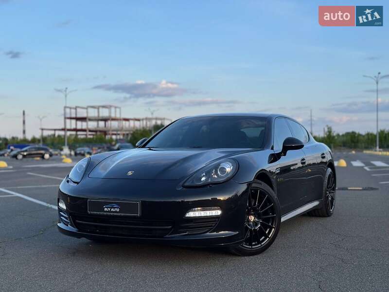 Фастбек Porsche Panamera 2011 в Києві