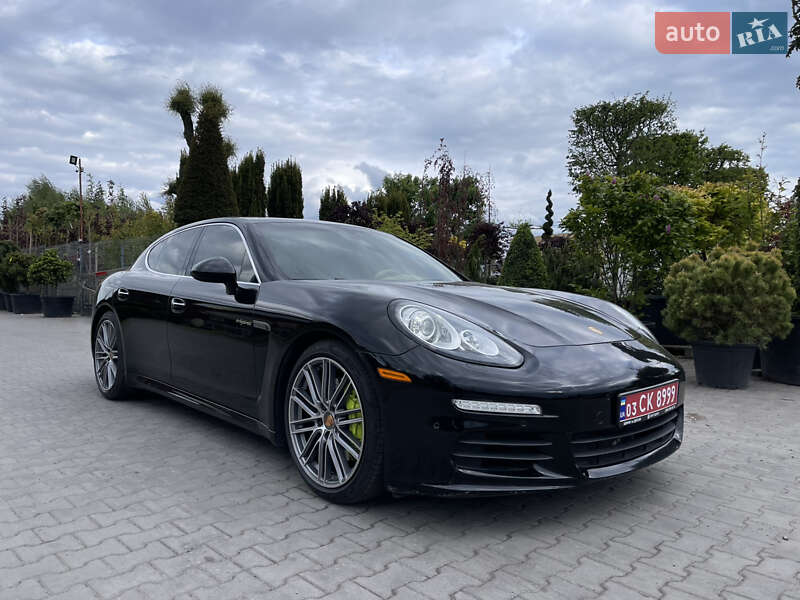 Фастбэк Porsche Panamera 2015 в 