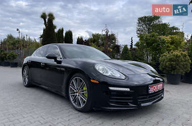 Фастбэк Porsche Panamera 2015 в 