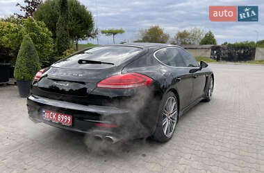 Фастбэк Porsche Panamera 2015 в 