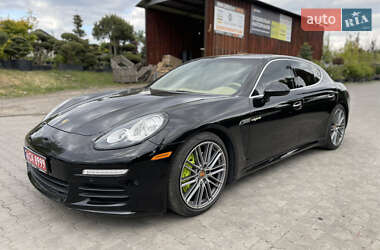 Фастбэк Porsche Panamera 2015 в 