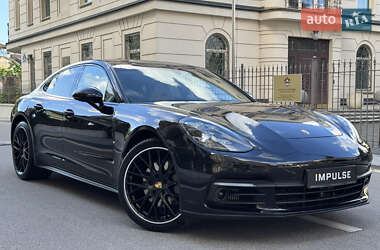 Фастбэк Porsche Panamera 2018 в Киеве