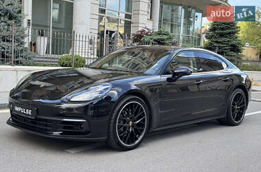 Фастбэк Porsche Panamera 2018 в 