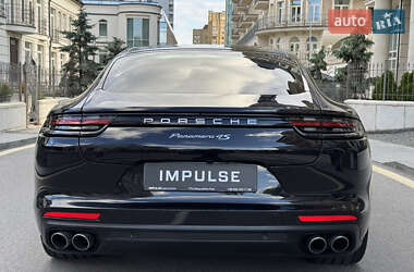 Фастбэк Porsche Panamera 2018 в 
