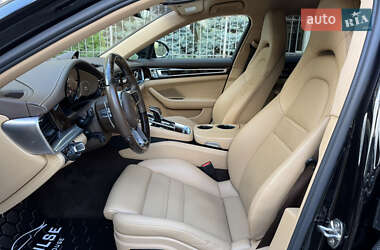 Фастбэк Porsche Panamera 2018 в 