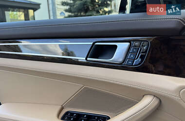 Фастбэк Porsche Panamera 2018 в 