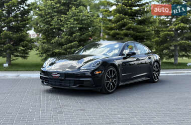 Фастбэк Porsche Panamera 2018 в Одессе