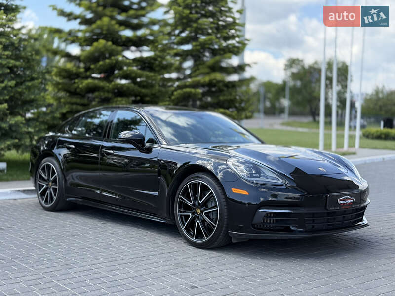 Фастбек Porsche Panamera 2018 в Одесі
