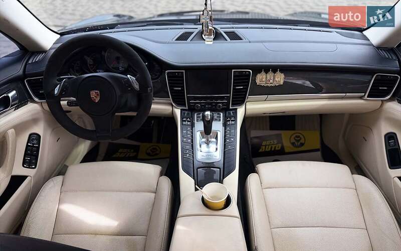 Фастбек Porsche Panamera 2014 в Мукачевому