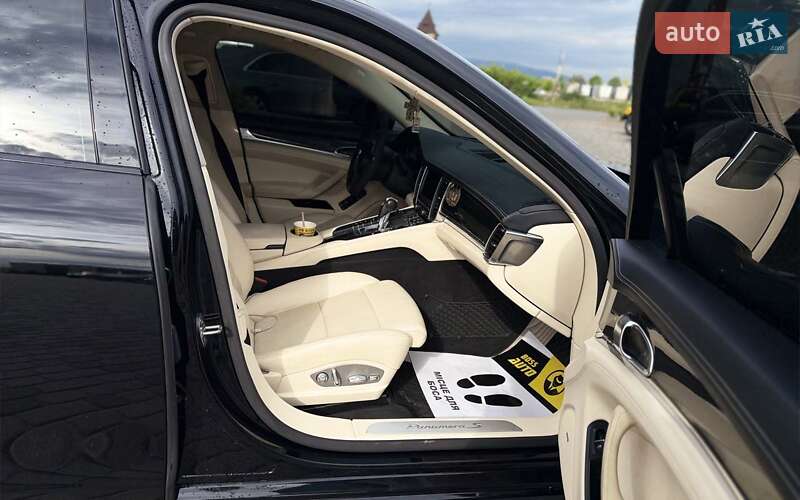 Фастбек Porsche Panamera 2014 в Мукачевому