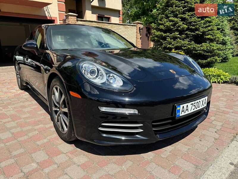 Фастбэк Porsche Panamera 2015 в 