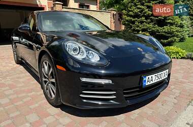 Фастбэк Porsche Panamera 2015 в 