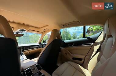 Фастбэк Porsche Panamera 2015 в 