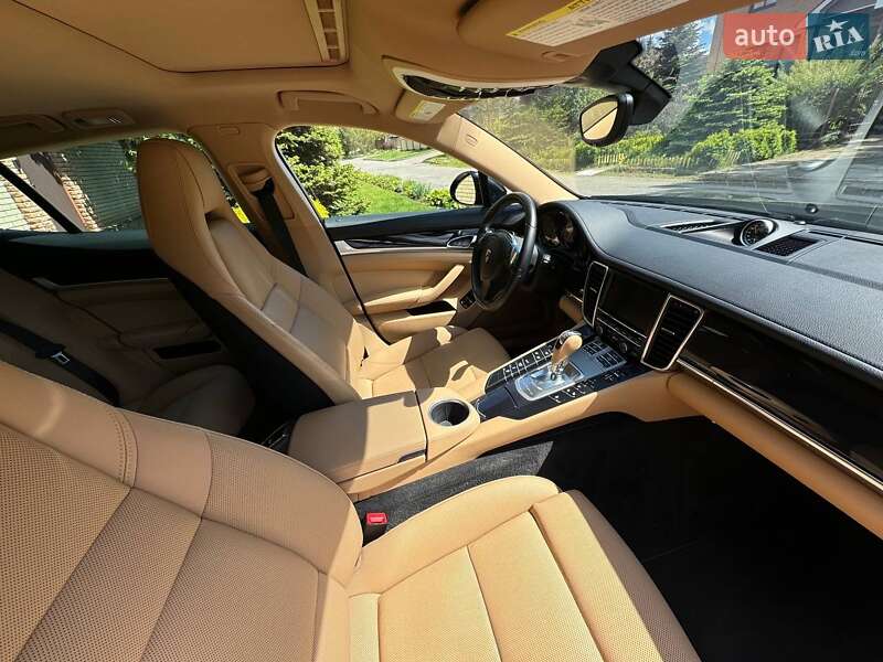Фастбэк Porsche Panamera 2015 в Киеве