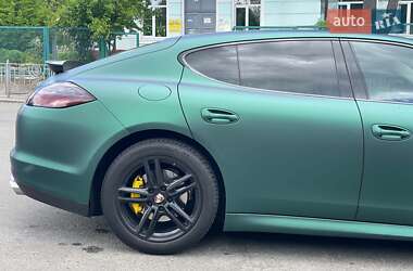Фастбэк Porsche Panamera 2010 в 