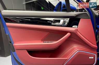Фастбэк Porsche Panamera 2018 в 
