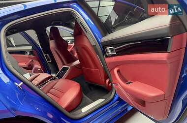 Фастбэк Porsche Panamera 2018 в 