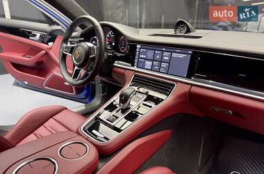 Фастбэк Porsche Panamera 2018 в 