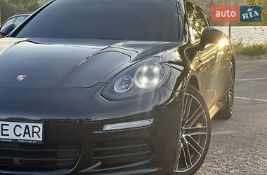 Фастбэк Porsche Panamera 2014 в 