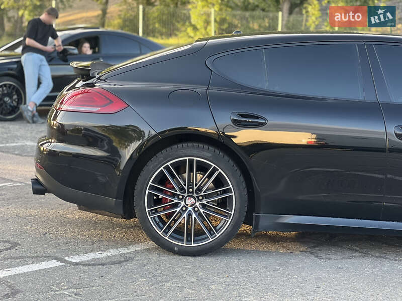 Фастбэк Porsche Panamera 2014 в Киеве