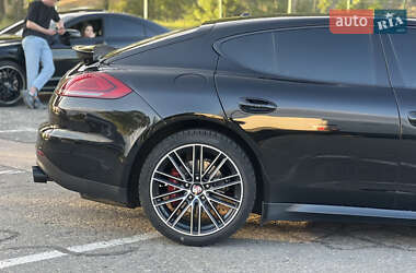 Фастбэк Porsche Panamera 2014 в 