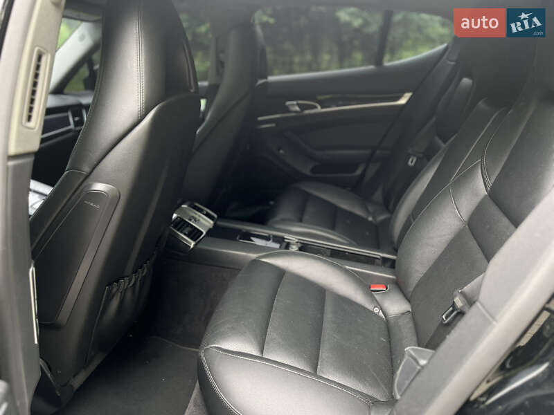 Фастбэк Porsche Panamera 2014 в Киеве