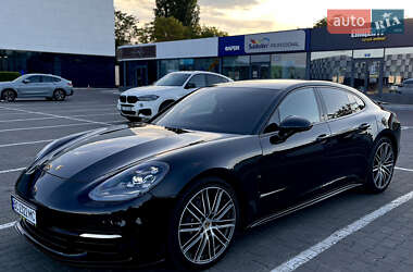 Фастбэк Porsche Panamera 2018 в Одессе