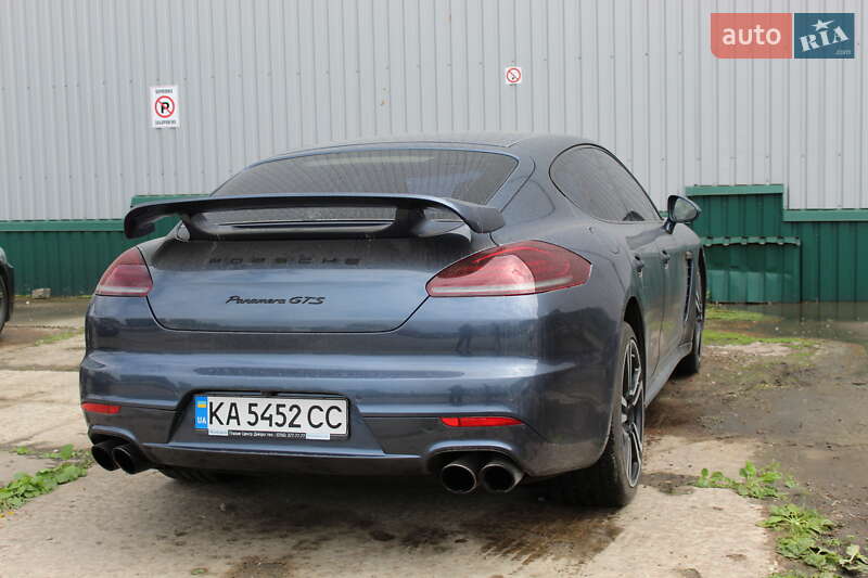 Фастбэк Porsche Panamera 2013 в Киеве