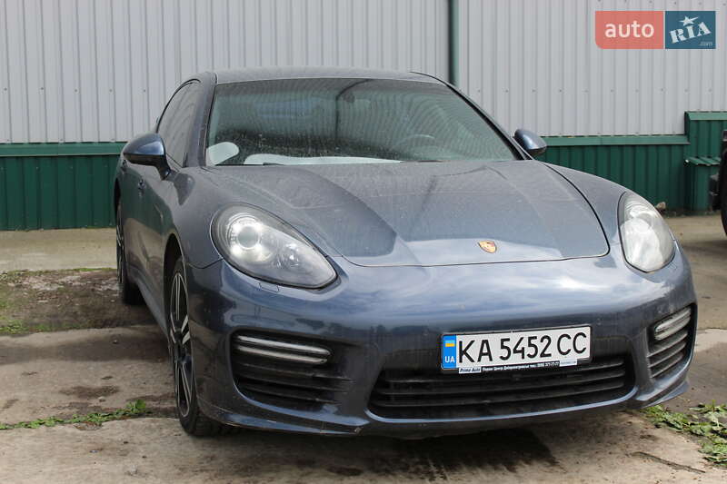 Фастбэк Porsche Panamera 2013 в Киеве