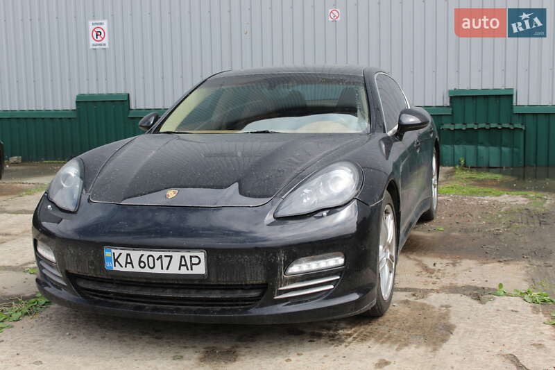 Фастбэк Porsche Panamera 2011 в Киеве