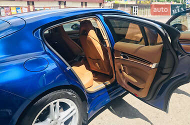 Фастбэк Porsche Panamera 2010 в 
