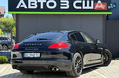 Фастбэк Porsche Panamera 2011 в 