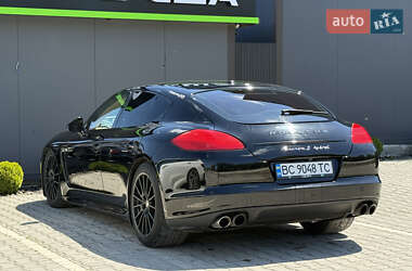 Фастбэк Porsche Panamera 2011 в 