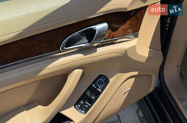 Фастбэк Porsche Panamera 2011 в 