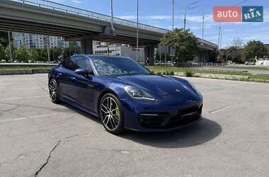 Фастбек Porsche Panamera 2023 в Києві