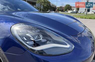 Фастбек Porsche Panamera 2023 в 