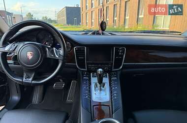 Фастбэк Porsche Panamera 2012 в 