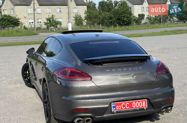 Фастбек Porsche Panamera 2016 в 