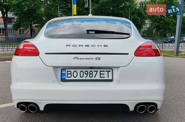 Фастбэк Porsche Panamera 2010 в 