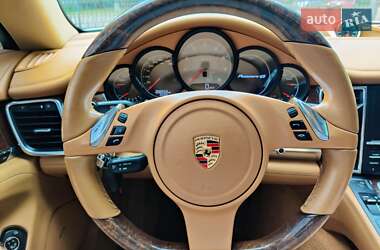 Фастбэк Porsche Panamera 2010 в 